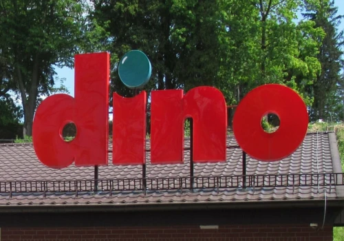 Szalone promocje w Dino od 7 października. Akcje 2+1, 3+3, a uwielbiane przez Polaków słodycze już za 39 groszy