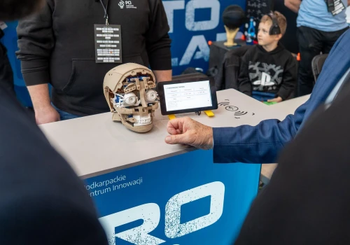 Drony, roboty i sztuczna inteligencja. Młodzi podbijają festiwal nauki w Jasionce