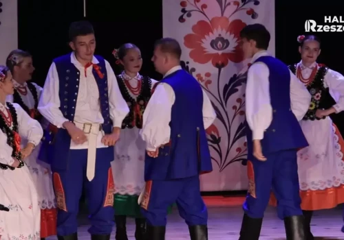 Tradycja rzeszowska rozkwita w Świlczy. Dziecięca grupa zespołu „Pułanie” w nowych strojach