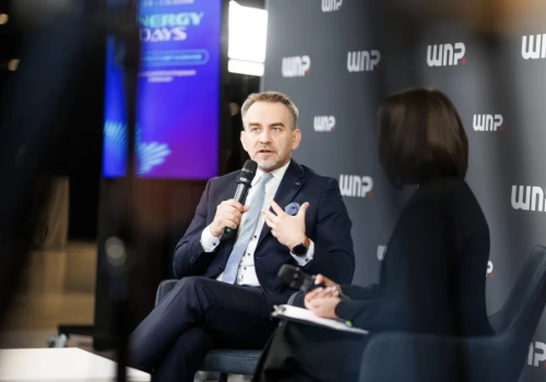 Regulacje klimatyczne przyspieszają. Przemysł chce więcej czasu, 