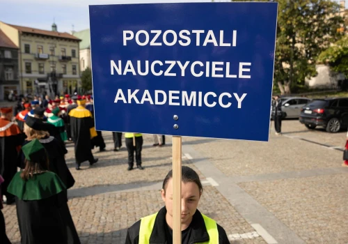 Na już potrzeba blisko 1400 pracowników. Ten problem mają zwłaszcza średnie miasta