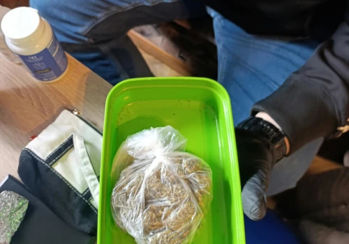 Ponad 100 gramów narkotyków u 47-latki. Wpadła w ręce bielańskich wywiadowców