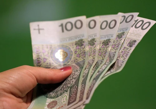 Oszustwo „na przyjaciółkę”. 53-latka straciła 145 tys. zł na rzekomy spadek z Włoch