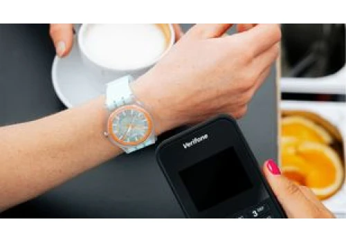 Płatność zegarkiem bez smartwatcha. Jak działa technologia ukryta pod tarczą?