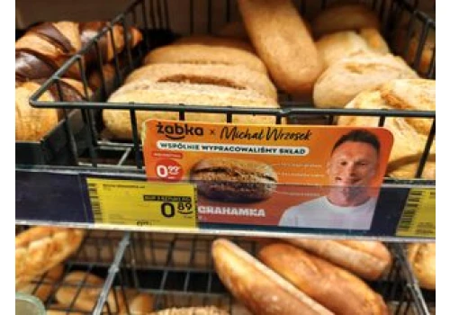 W Żabce bułki grahamki od Michała Wrzoska. O skład było trudno, ale udało nam się zdobyć