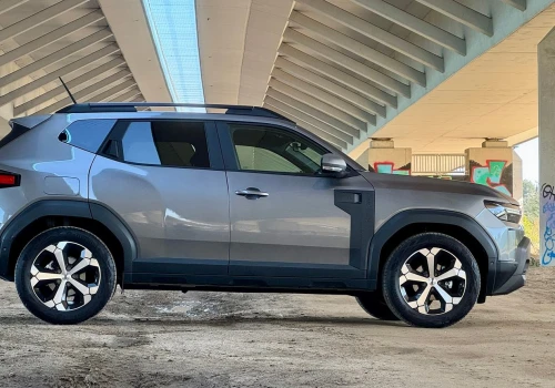 Auto na kryzys? Oto Dacia w bogatej wersji za 100 000 zł. Duster Eco-G 120. Ponad 1000 km zasięgu