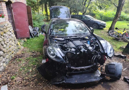 Policjanci odzyskali skradziony samochód