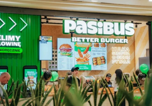 Burgerowa sieć wróciła do Posnanii. Po modernizacji wygląda dużo lepiej