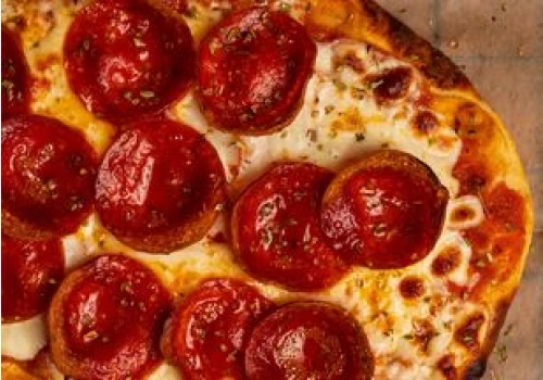 Wielu pobiegło po pizzę Książula do Żabki. Ja zrobiłam ją z chlebka naan w 10 minut