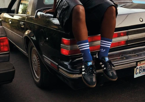 Gdzie online można znaleźć sneakersy adidas Samba w wielu kolorach?