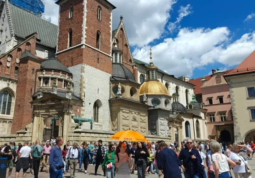 Turyści muszą wyjść poza Rynek. Kraków uruchomił specjalną kartę
