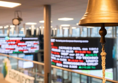 Spadek europejskiego rynku akcji przez drożejącą ropę i wzrost spreadów obligacji