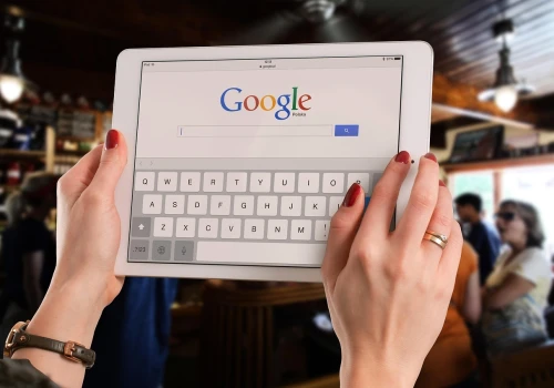 Jak lokalna firma może skuteczniej docierać do klientów w Internecie? Google Ads i znaczenie danych