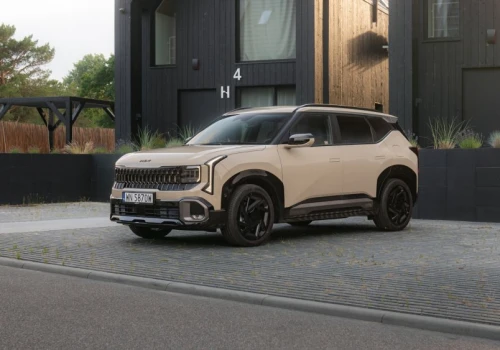 Kia rzuca rękawicę Toyocie. Do salonów trafia hybryda, która w Polsce może być hitem