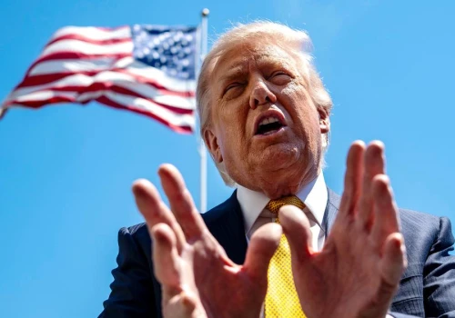 Media: Trump może wznowić ataki na Iran jeszcze przed listopadowymi wyborami. Ropa drożeje