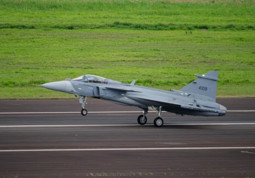 Pierwszy JAS-39E Gripen zmontowany w Brazylii oblatany