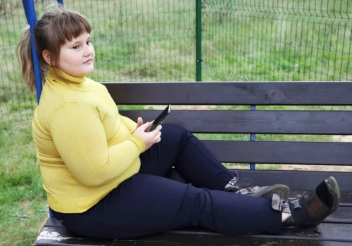 Otyłość u dzieci. WHO po raz pierwszy rekomenduje stosowanie zastrzyków. Ale są warunki