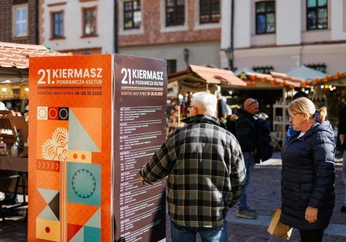Mały Rynek na 11 dni wypełni się rękodziełem i muzyką. Z Kartą Krakowską zakupy taniej o 35 proc.