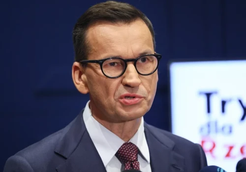 Morawiecki uderza w „tłuste koty z PiS”. „Przyczyniły się do naszej klęski”