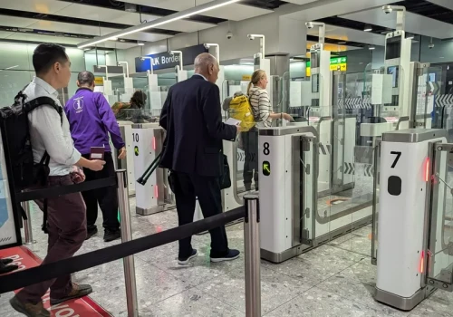 To będzie rewolucja na lotniskach. Tutaj kończą z wyjmowaniem paszportów