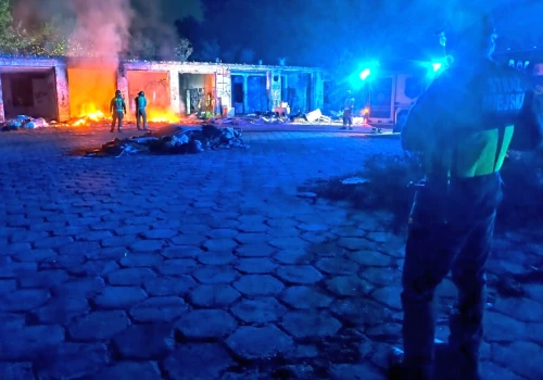 To już kolejny pożar w tym miejscu. Nocna akcja służb na Targówku