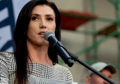 Toniemy w długach! A minister finansów lata z ulotkami jak chłopiec na posyłki