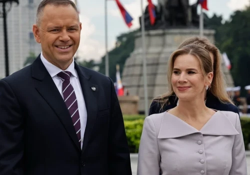 Zapytali seniorki o Nawrockiego. „Ta żona nie pasuje do niego”