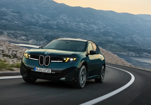 BMW iX3 M60 xDrive debiutuje z mocą 612 KM i zasięgiem do 754 km
