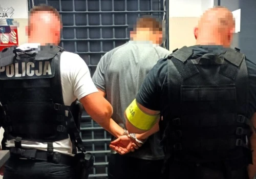 Sierpeccy policjanci zatrzymali 17-latka, który groził atakiem w szkole