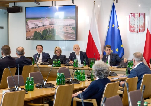 Politechnika Wrocławska i DCOPiH budują własną sztuczną inteligencję, która będzie leczyć ludzi