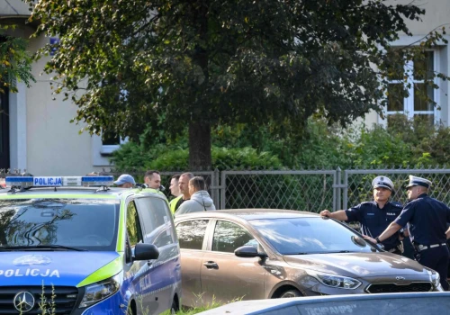 Atak w szkole w Ostrołęce. Zwołano sztab kryzysowy, nowe dyspozycje