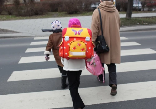 Uczniowie nie będą dźwigać podręczników? Do MEN trafiła petycja. Jest pomysł, czym zastąpić książki