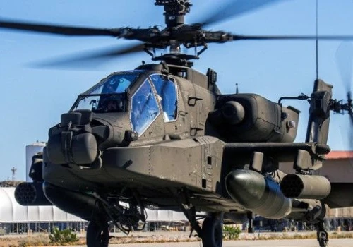 Śmigłowce Apache uziemione. Awaria nowego systemu