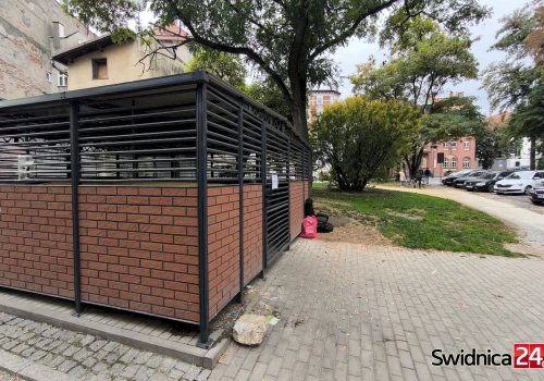 Śmietnik w zabytkowym centrum Świdnicy przestanie straszyć?