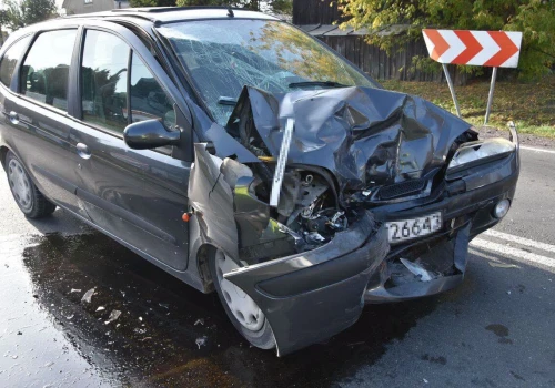 Czołowe zderzenie na DK19 w Białce. Trzy osoby, w tym roczne dziecko, trafiły do szpitala
