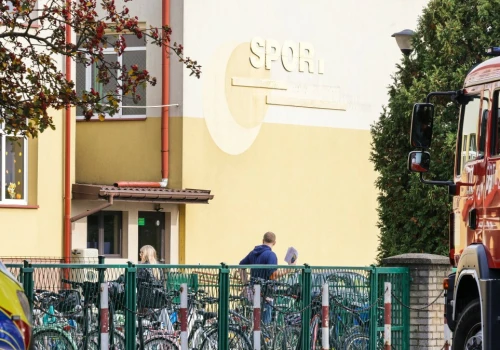 Fala przemocy w polskich szkołach. Ekspert radzi, jak rozmawiać z dziećmi