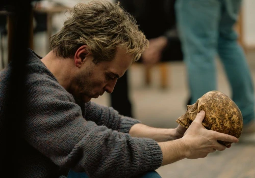 Andrew Scott w „Elsinore”: Hamlet, AIDS i szansa na Oscara
