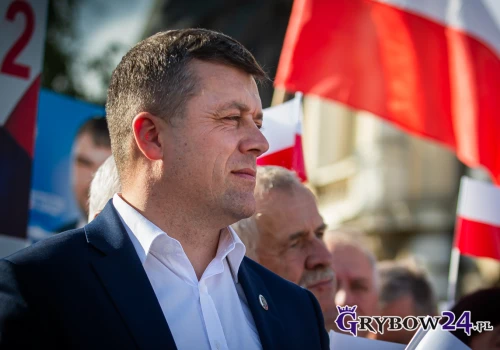 Senator Durlak nie owijał w bawełnę. „Skutki zadłużenia odczują emeryci, nauczyciele i samorządy”