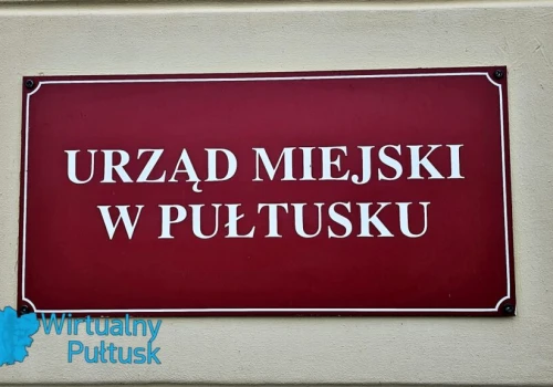 Bezpieczeństwo w szkołach. Pułtusk wprowadza dodatkowe środki. Będą patrole policji i strażnicy przy wejściach