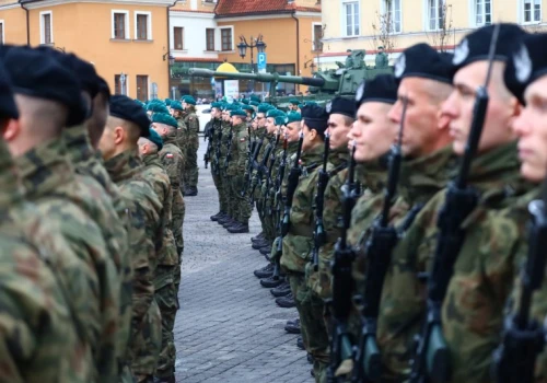 PiS oskarżał MON o wycofanie wojska, teraz jego radni mówią „nie” przekazaniu gruntów. Hetman mówi o zdradzie