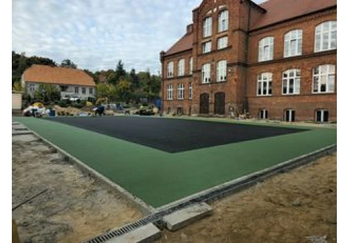 Boisko przy Jedynce w Golubiu-Dobrzyniu prawie gotowe. Tak wygląda nowy obiekt