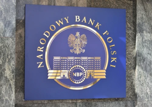 NBP i stopy procentowe bez zmian. Ekonomiści o ryzykach inflacyjnych i 2027 r.