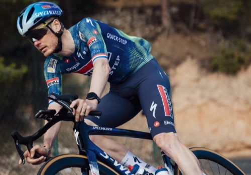 Dylan van Baarle zakończył sezon z powodu kontuzji
