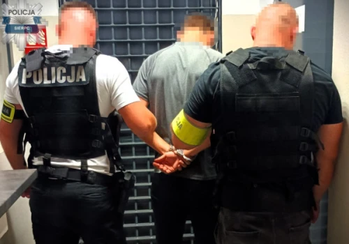 Mówił, że „zrobi coś złego w szkole”. 17-latek z zarzutami