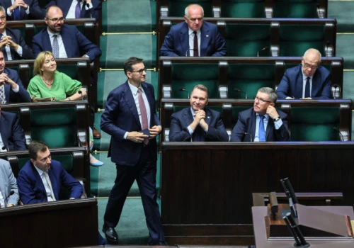 Nowy sondaż. Sześć ugrupowań w Sejmie, Morawiecki ma powody do niepokoju