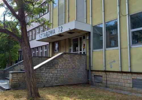 Wrocław: Ruszyła rozbiórka charakterystycznego biurowca z lat 80. Wiemy, co tu powstanie