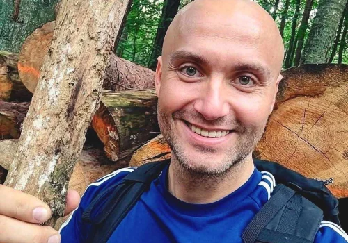 Łódzkie, jestem stąd | Zrzucił 70 kilogramów i ruszył przed siebie. Kim jest „Wojtek Idzie”?