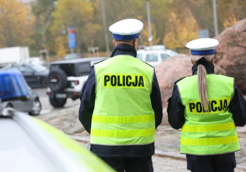 Policjanci z Szamotuł użyli broni wobec mężczyzny z nożem
