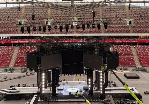 Roztańczony PGE Narodowy 2026. Tak powstaje scena 360 stopni