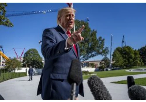 Atak hakerów na Trump Mobile. Wyciekły dane klientów